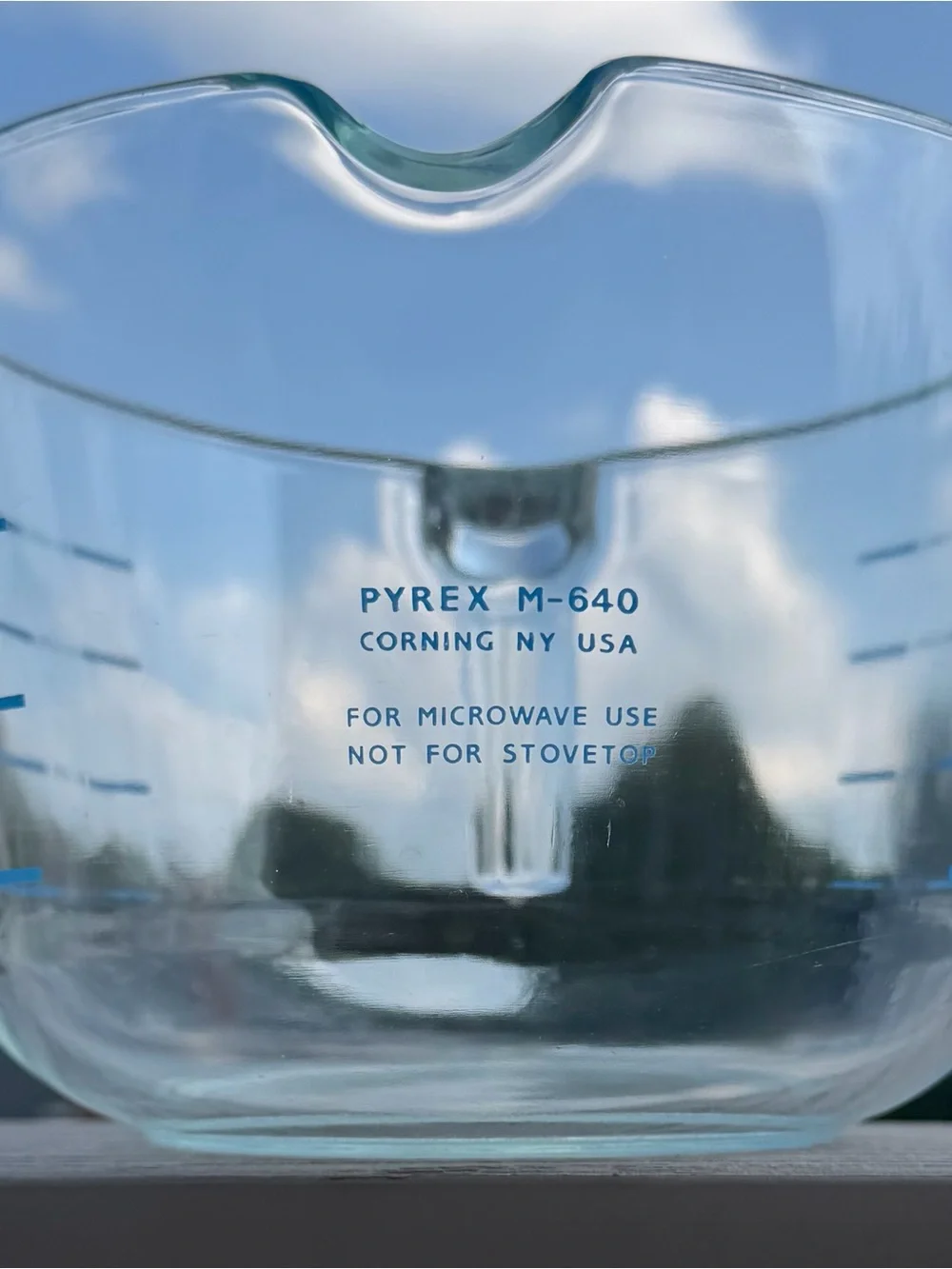 PYREX 8-Cup Glass Measuring Bowl Blue Lettering M-640, Made in USA, Vintage
